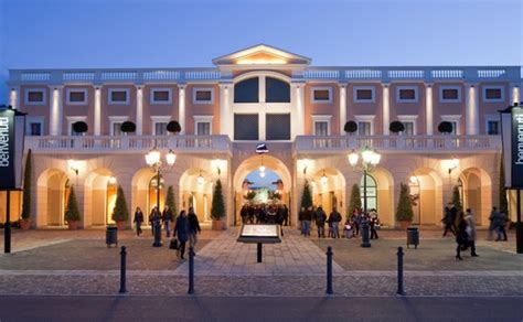 abiti maschili versace reggia di marcianise|La Reggia Designer Outlet .